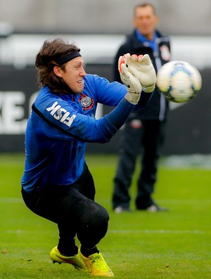 Cássio evita longo prazo e pede 