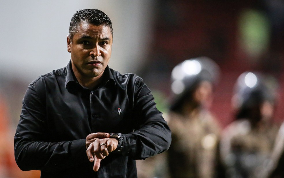 Roger Machado destacou objetivo traçado e alcançado: liderança do grupo (Foto: Cristiane Mattos/Reuters)