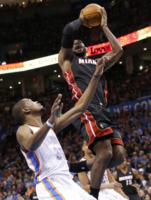 LeBron James x Kevin Durant, Miami x Oklahoma - AP (Foto: AP)