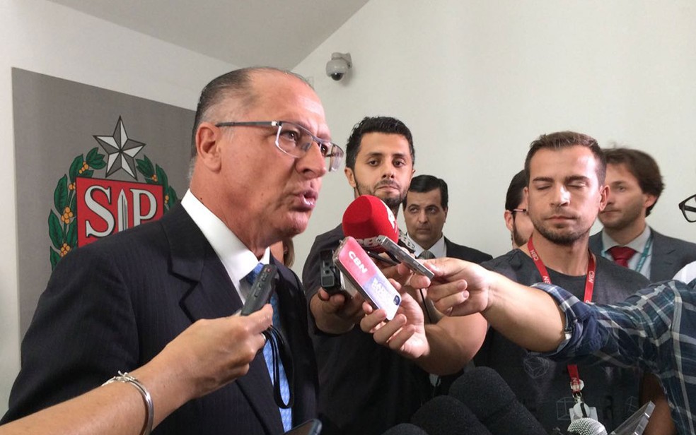 Governador Geraldo Alckmin concede entrevista coletiva no Palácio dos Bandeirantes (Foto: Vivian Reis/G1)