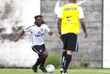 Love tenta desencantar em Timão "democrático" na divisão de gols Love tenta desencantar em Timão "democrático" na divisão de gols
