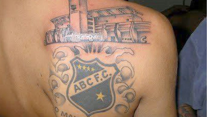 Júnior Marques - tatuagem estádio Frasqueirão ABC (Foto: Arquivo Pessoal)