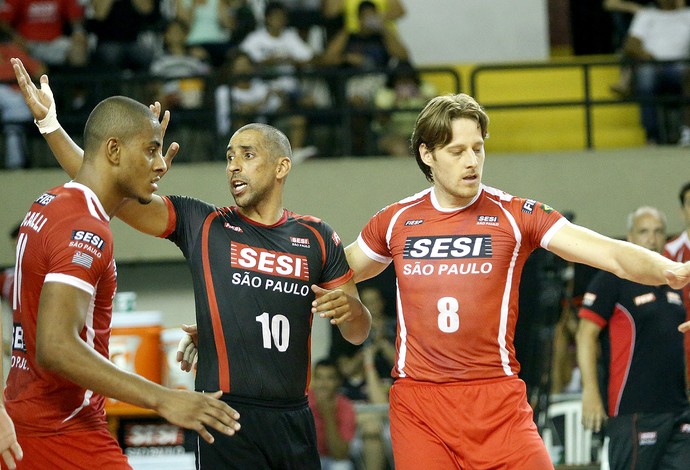 Murilo e Serginho jogo vôlei Sesi-SP x São Bernardo (Foto: Everton Amaro/Sesi-SP) Murilo e Serginho jogo vôlei Sesi-SP x São Bernardo (Foto: Everton Amaro/Sesi-SP)