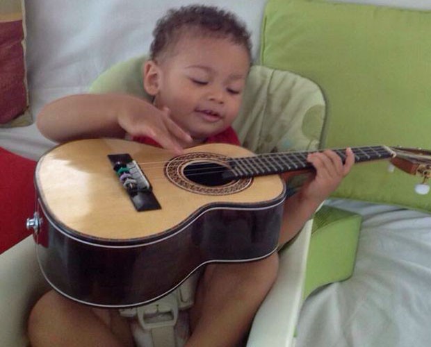João Eduardo tem 3 anos e já adora música desde pequeno (Foto: Arquivo Pessoal)