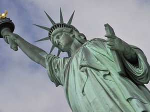 Estátua da Liberdade, já aberta para visitação, nesta quinta-feira, 4 de julho (Foto: AFP)