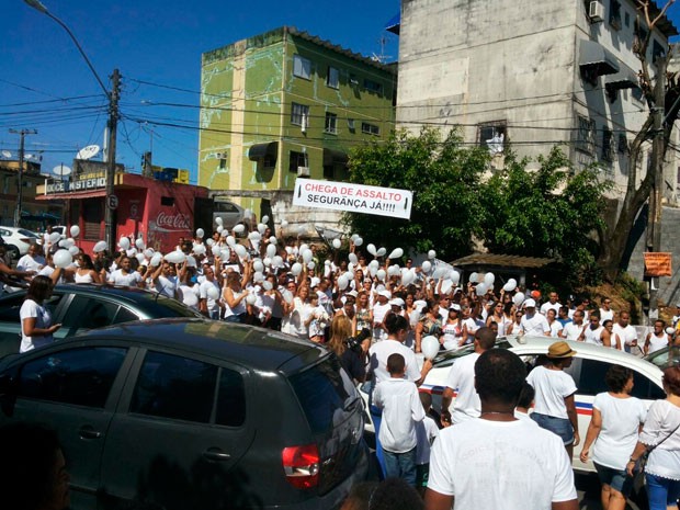 Moradores chegaram a ocupar brevemente a Avenida São Rafael (Foto: Alfredo Gomes / Arquivo Pessoal)