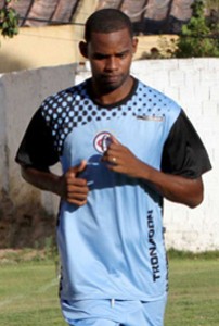 Luciano Totó, volante do Campinense (Foto: Leonardo Silva / Jornal da Paraíba)