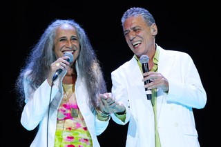 Maria Bethânia e Chico Buarque em show em São Paulo (Foto: Manuela Scarpa/ Brazil News)