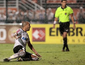 Emerson Sheik desperdiça penalti, Corinthians x Ituano (Foto: Miguel Schincariol/Agência Estado)
