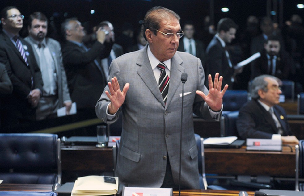 Senador Jader Barbalho (PMDB-PA) durante discurso no plenário do Senado (Foto: Jefferson Rudy/Agência Senado0)