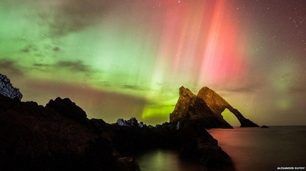 Auroras boreais dão espetáculo nos céus da Grã-Bretanha (Foto: Alexander Dutoy)