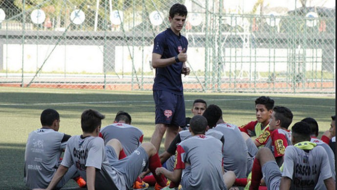 Lucas Macorin assumiu o sub-20 do Audax no fim da última temporada, após ser campeão paulista sub-15 (Foto: Divulgação/Osasco Audax) Lucas Macorin assumiu o sub-20 do Audax no fim da última temporada, após ser campeão paulista sub-15 (Foto: Divulgação/Osasco Audax)