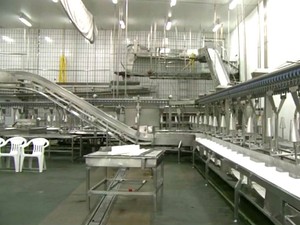 Setor alimentício também registrou queda na produção, segundo o IBGE (Foto: Reprodução/ RPC)
