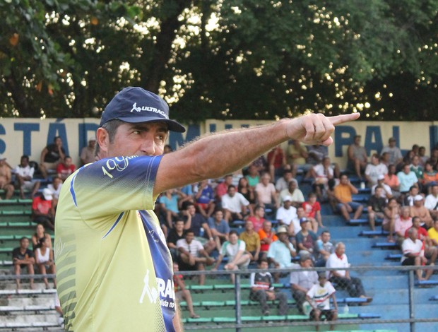 Paulo Moroni treinador do Parnahyba (Foto: Náyra Macêdo/GLOBOESPORTE.COM)