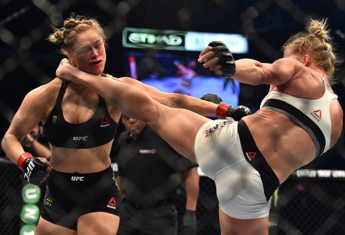 Holly Holm Ronda Rousey MMA UFC 193 (Foto: Paul Crock/AFP/Getty Images)