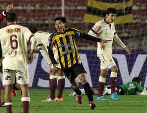 Diego Wayar, The Strongest 1 x 0 Universitario, Libertadores (Foto: EFE)