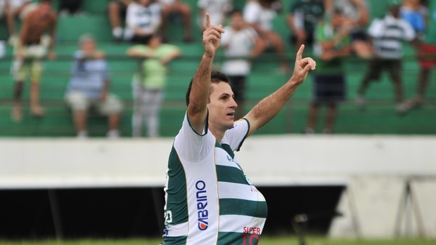 Fumagalli comemora segundo gol do Guarani contra o Palmeiras (Foto: Rodrigo Villalba / Memory Press)