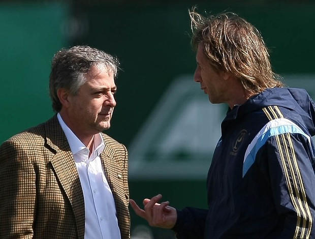 Para Mauro Naves, diretoria do Palmeiras precisa dar tempo a Gareca