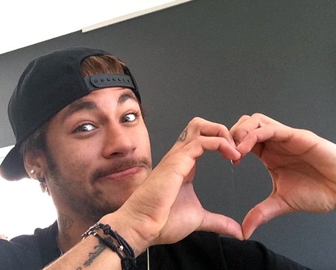Neymar dia dos namorados fail (Foto: Reprodução / Instagran)