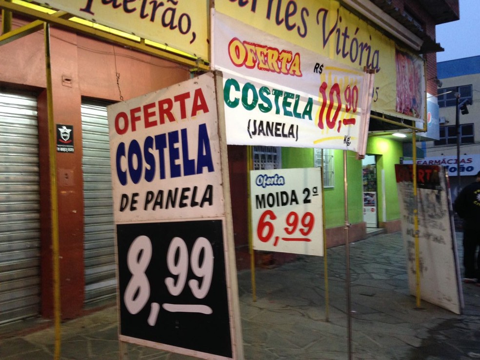 Carne era vendida por preços muito abaixo do de mercado (Foto: Josmar Leite/RBS TV)