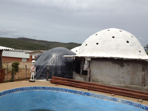 Pousada do futuro tem chalés em formato de cúpulas, em Alto Paraíso de Goiás (Foto: Elisângela Nascimento/G1)