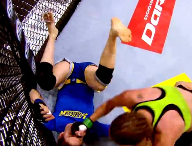 FRAME UFC TUF luta feminina (Foto: Reprodução)