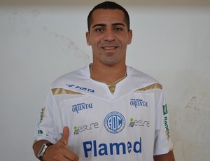 Paulinho Mossoró está quase recuperado de lesão (Foto: Felipe Martins)