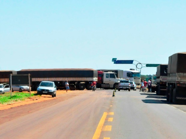 G1 Caminhoneiros Bloqueiam Rodovia Estadual De MS Neste Domingo