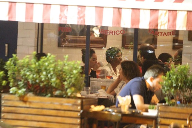 Fernanda Vasconcellos e Cássio Reis jantam juntos (Foto: Delson Silva/Ag News)