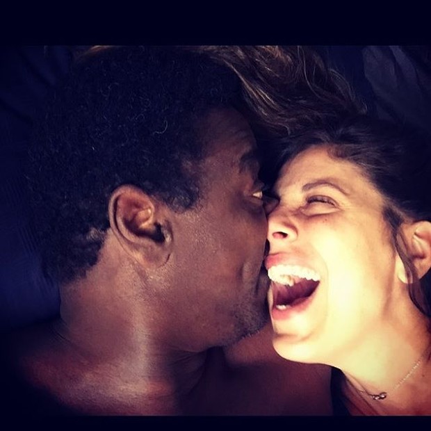 Seu Jorge e Karina Maluf (Foto: Reprodução / Instagram)