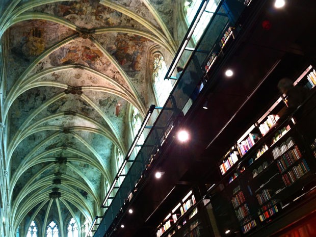 A livraria Polare Maastricht, que funciona em uma igreja de mais de 700 anos de idade (Foto: Flávia Mantovani/G1)