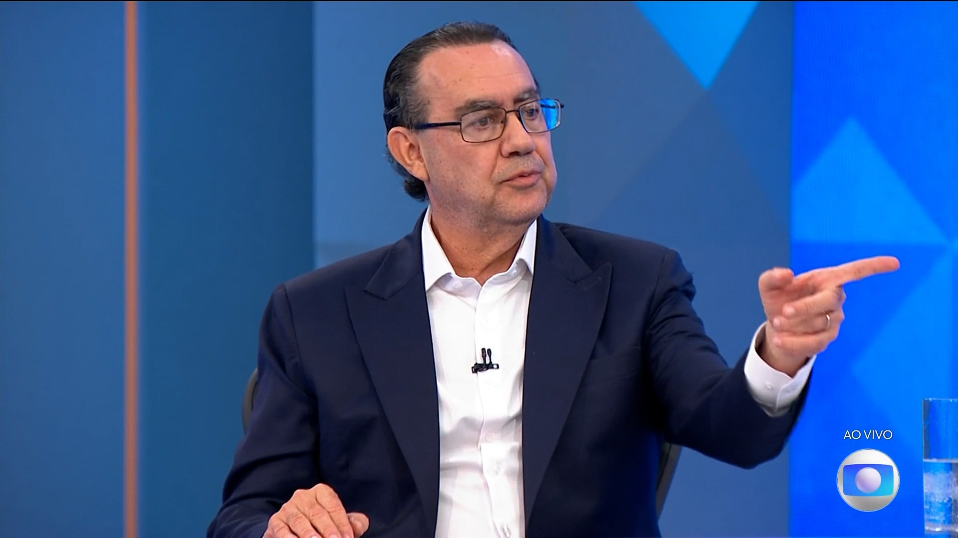 Augusto Cury participa de entrevista na TV durante primeiro dia de campanha