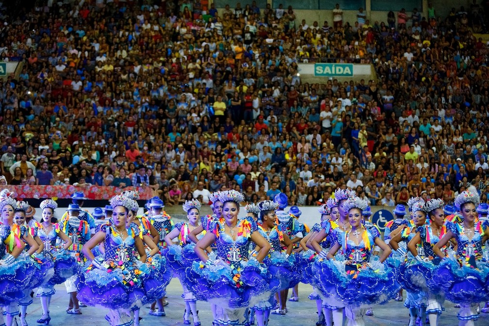 Dançarinas da Santa Fé se apresentam para o público na final do concurso (Foto: Felipe Brasil / Gazeta de Alagoas) Dançarinas da Santa Fé se apresentam para o público na final do concurso (Foto: Felipe Brasil / Gazeta de Alagoas)