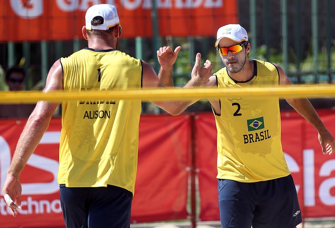 Alison e Bruno vencem Pedro Solberg e Emanuel no Chile (Foto: Gaspar Nóbrega/Inovafoto/COB)