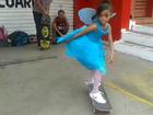 Skatista de sete anos faz sucesso usando roupa de fada no Maranhão