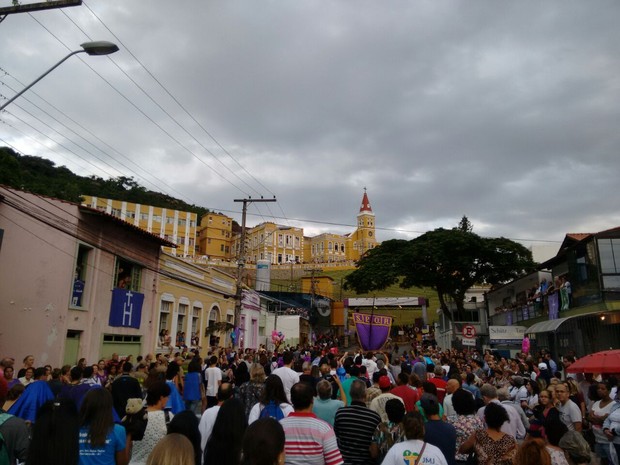 Cortejo seguiu até a capela Menino Deus (Foto: Marcos Silva/Divulgação)
