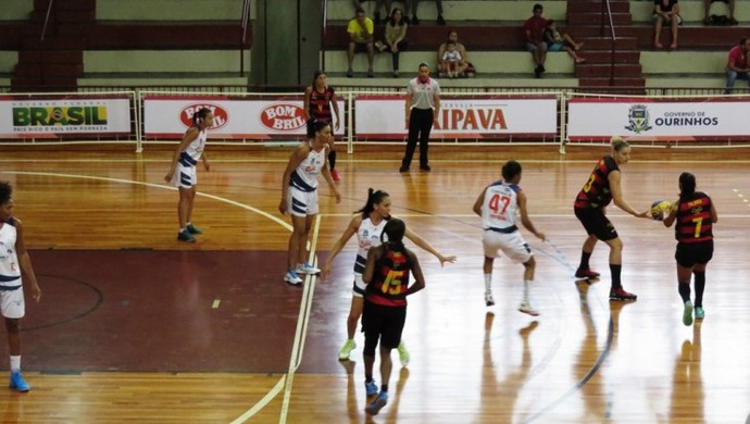 Sport vence Ourinho pela LBF (Foto:  Priscila Dorigo/LBF)