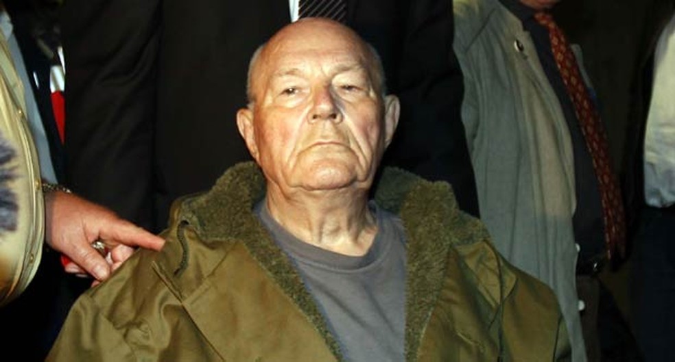 John Demjanjuk, em 12 de maio de 2011, após receber sua sentença em tribunal de Munique, na Alemanha (Foto: Reuters)