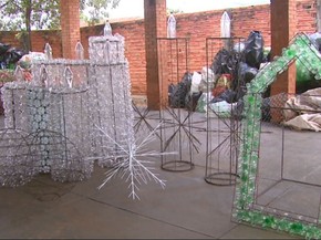 cheap Loneliness explode Alunos de Tambaú arrecadam 100 mil garrafas pet para decoração de Natal |  São Carlos e Região | G1