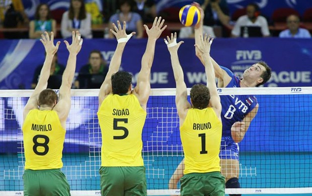 sidão murilo bruninho brasil x russia volei (Foto: Divulgação/FIVB)