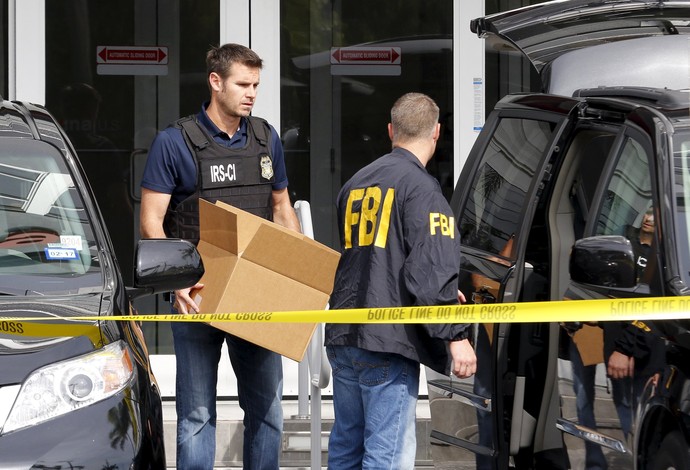 FBI investiga escritório da Media World, em Miami (Foto: Reuters)