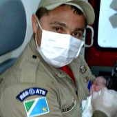 Mulher dá à luz dentro de carro de bombeiros (Divulgação/ Corpo de Bombeiros)