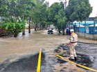Chuva inunda Avenida José Romão no Aleixo, em Manaus