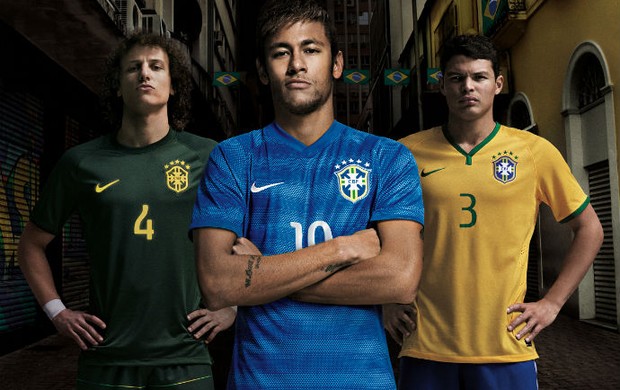 David Luiz, Neymar e Thiago Silva mostram as camisas do Brasil (Foto: Divulgação/Nike)