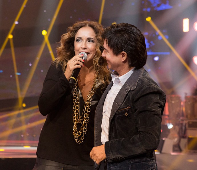 Daniela Mercury e Xororó em um momento de flagra, no palco do 'SuperStar' (Foto: Ellen Soares/Gshow)