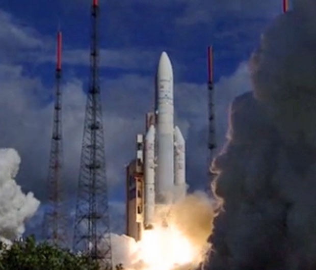 Imagem da decolagem do Ariane 5 ECA, em 25 de julho de 2013 (Foto: Reprodução/Agência Espacial Europeia)