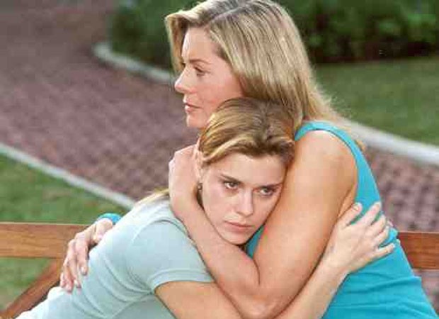 2000: Vera Fischer interpretou Helena na novela Laços de Família e contracenou com Carolina Dieckmann, sua filha na trama (Foto: Divulgação/TV Globo)