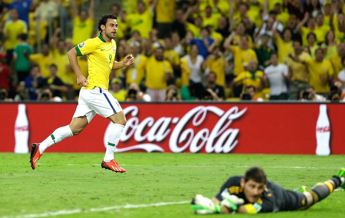 Fred gol final Brasil Espanha (Foto: AP)