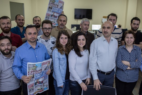 Redação do Jornal Ozgur (Foto: Teresa Perosa)