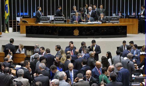 Plenário da Câmara durante votação da MP 621/13, que institui o Mais Médicos (Foto: Luis Macedo/Ag.Câmara)